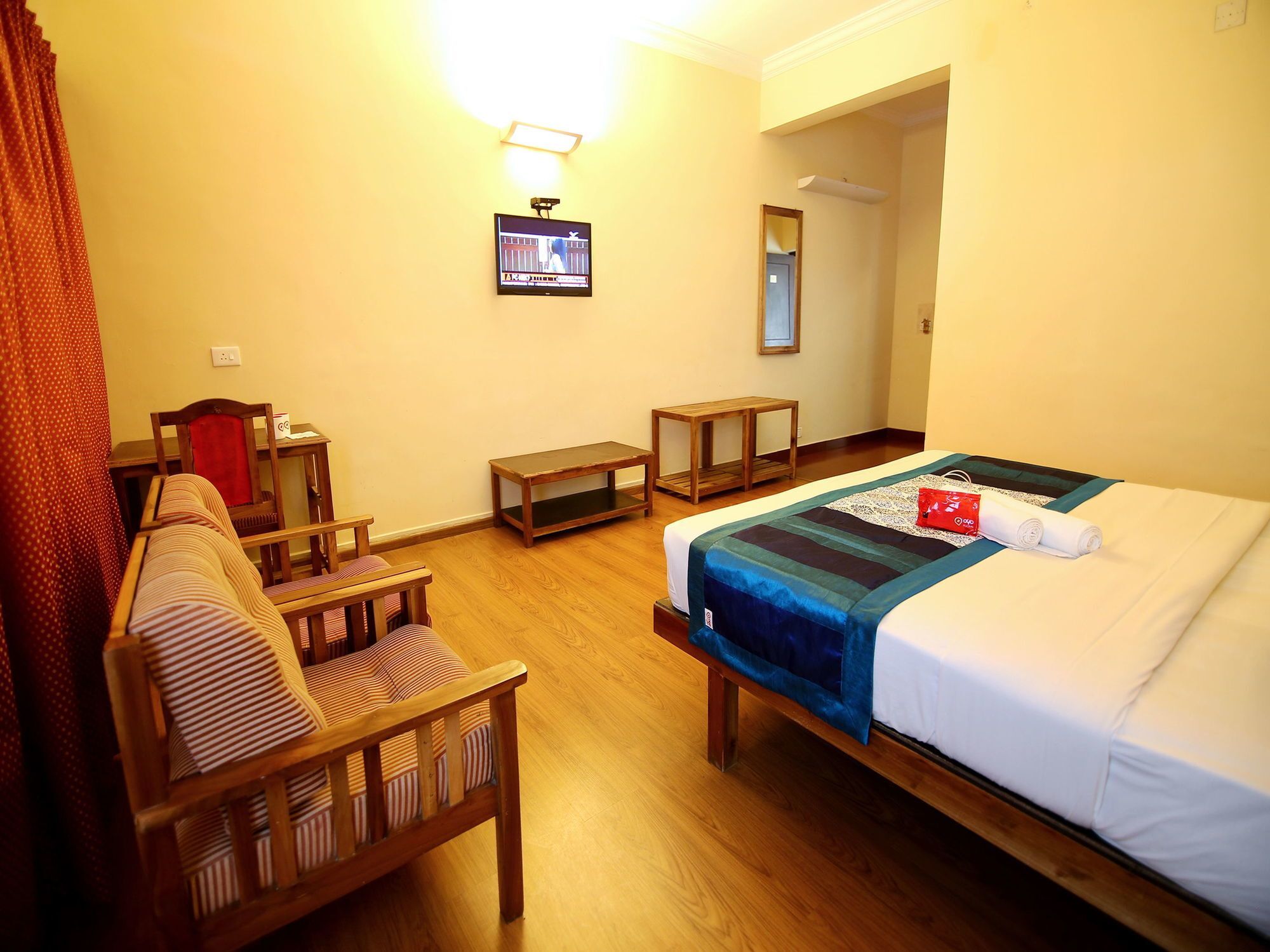 Oyo 2887 Hotel Sn International Kumily エクステリア 写真